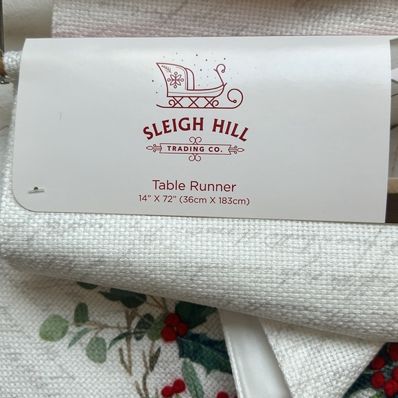 Sleigh Hill Trading Co Table Runner - Picture 3 of 3